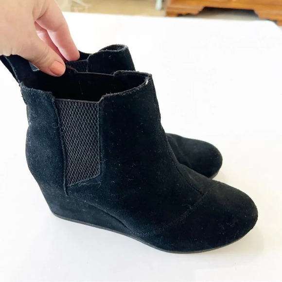 Toms Black Suede Pull-on Wedge Boots Women’s Size 9 One for One Winter FLAW Read - Picture 5 of 12